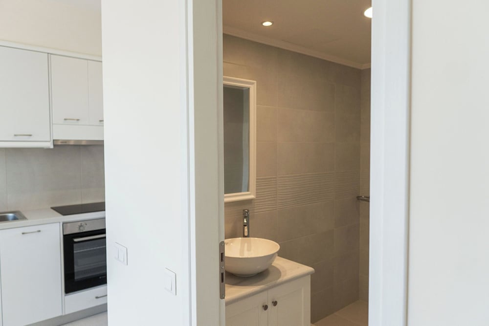 Phaedrus Living: Seaside Thalassa Cretan 203