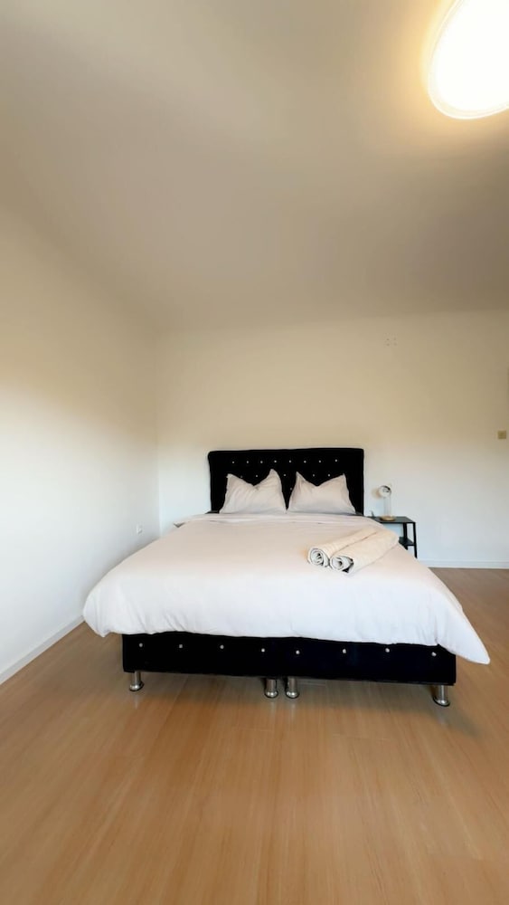 Cozy Garden Villa near Danube For 16P