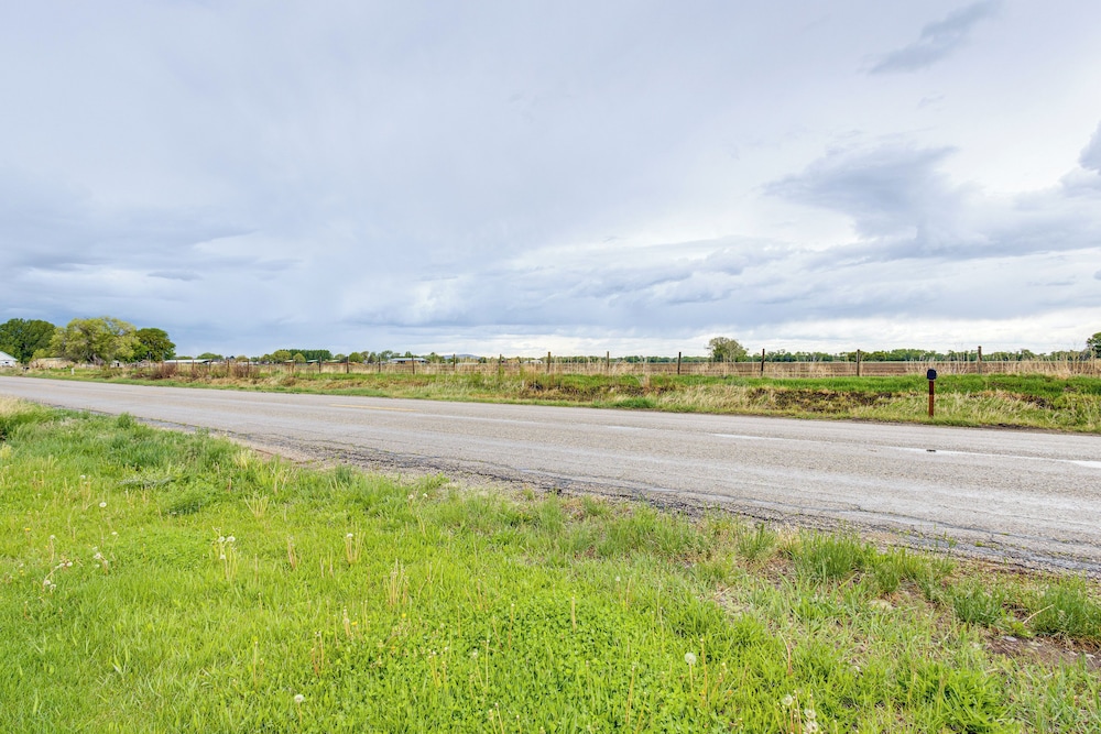 4 Mi to Snake River: Family Home w/ Yard in Rigby