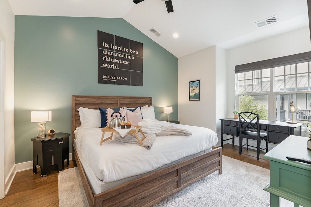 Nashville Comfort-mins to Broadway-12th S District