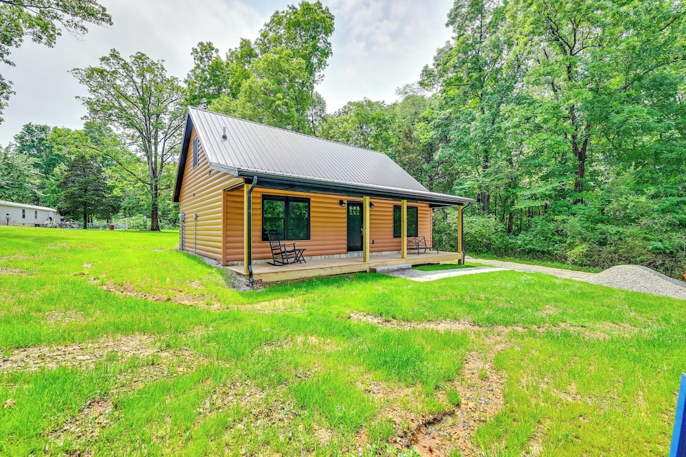 5 Mi to Mammoth Cave: Peaceful Retreat w/ Fire Pit