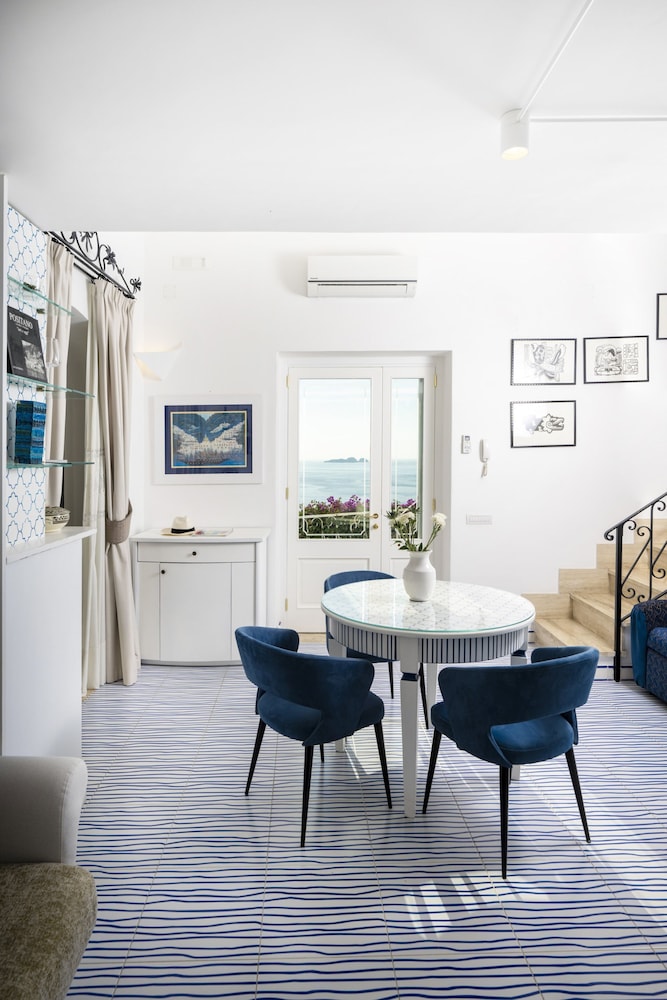 Estate4home - Casetta Arienzo
