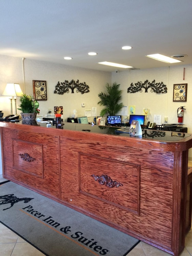 Pacer Inn And Suites Delaware