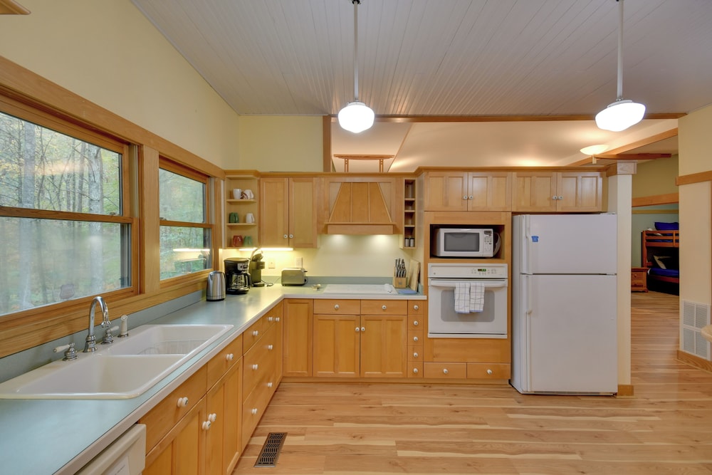 Home w/ Game Room & Rumbling Bald Resort Perks!