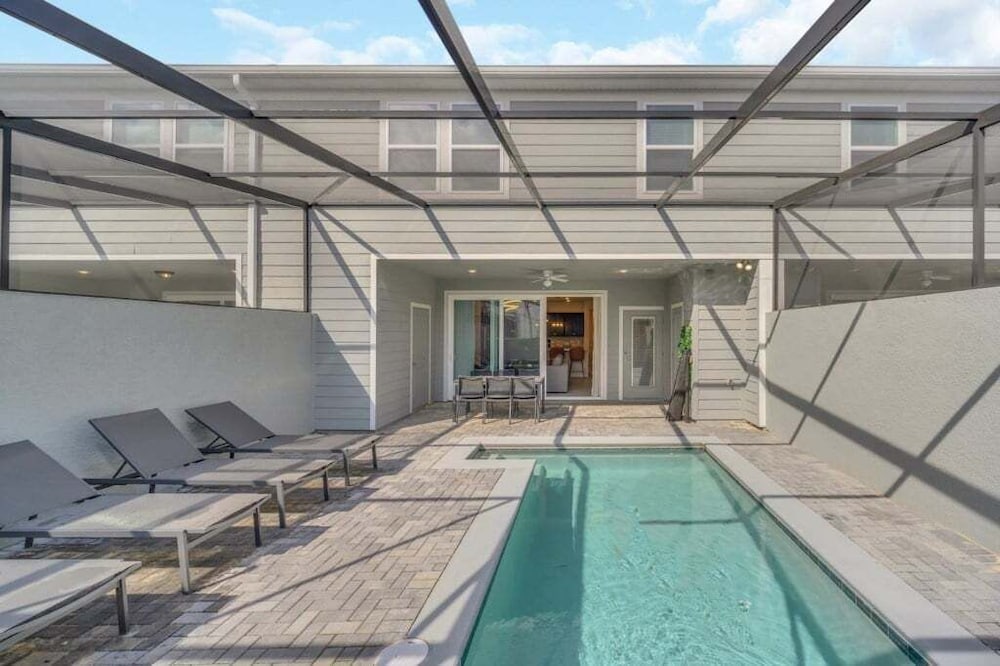 5 Bedroom Townhome With Private Splash Pool! 5 Townhouse
