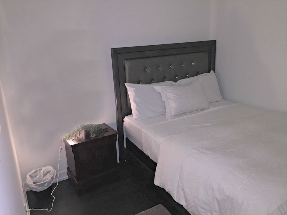 Executive Suites at St. Clair West