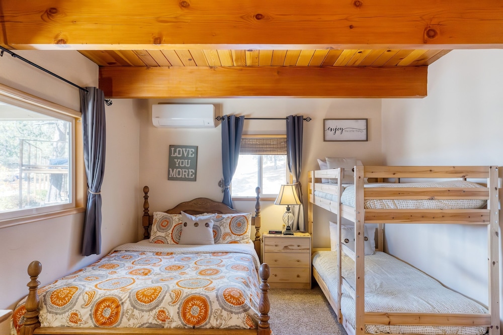 Lakeside in Bearadise by Avantstay Gorgeous Mountain Cabin in Boulder Bay