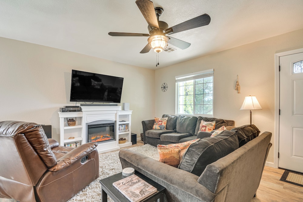 Coulterville Home w/ Gazebo Near Lakes & Hiking!