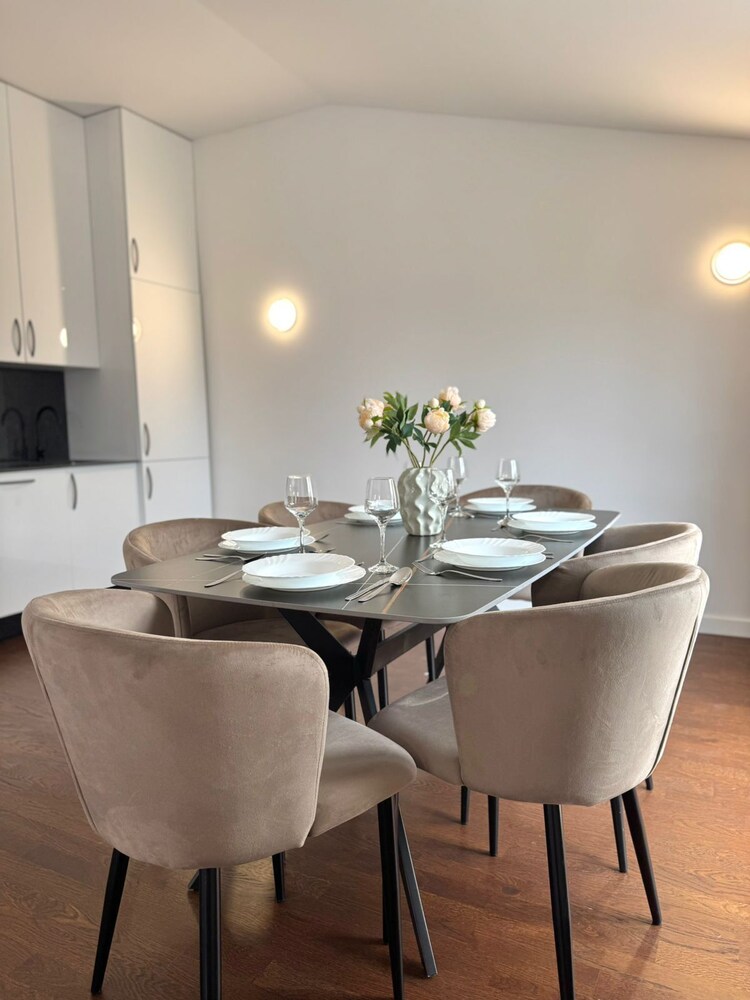 Sunny Bay Apartments