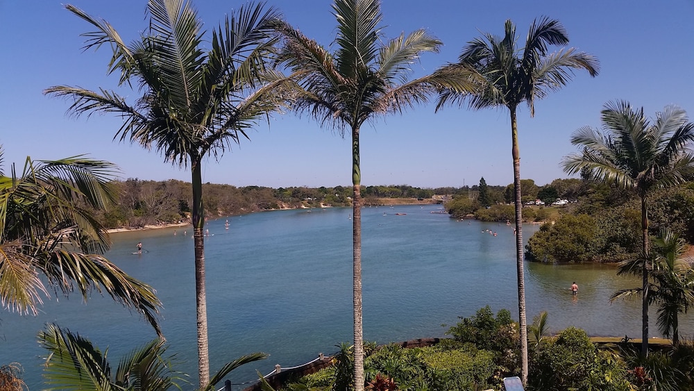 Sunrise Cove Holiday Apartments