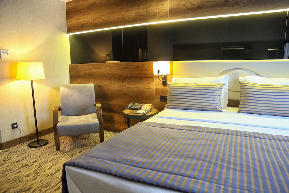 Ramada by Wyndham Mersin - Image 68