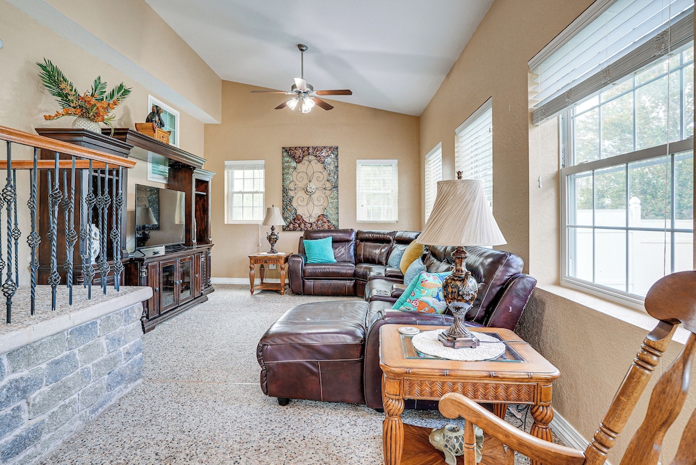Pet the Sheep! Rural & Spacious Polk City Retreat