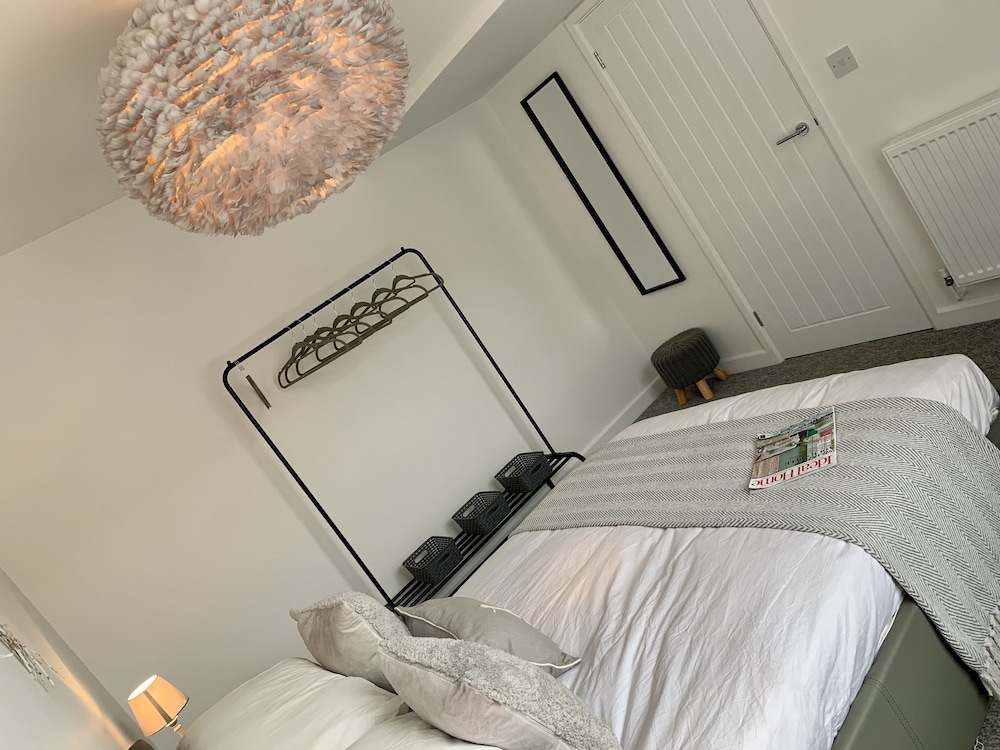 Charming Apartment Ilfracombe, Central Location view 2