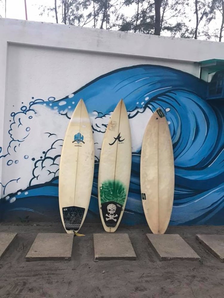Surf Theori Resort