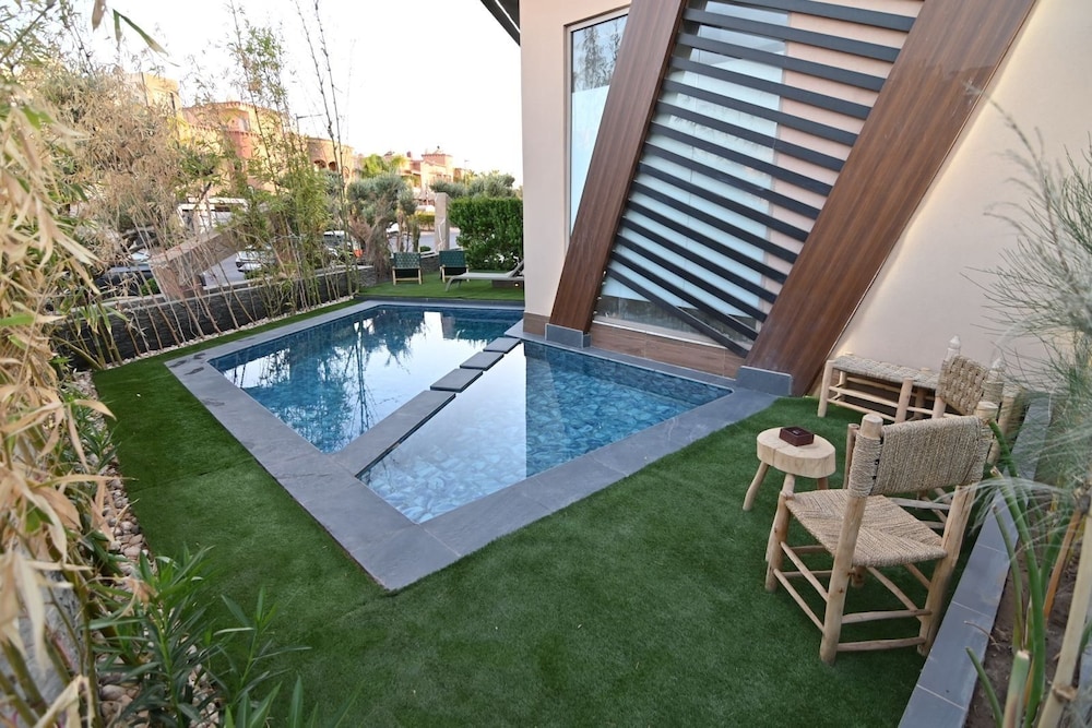 La villa luxury suites
