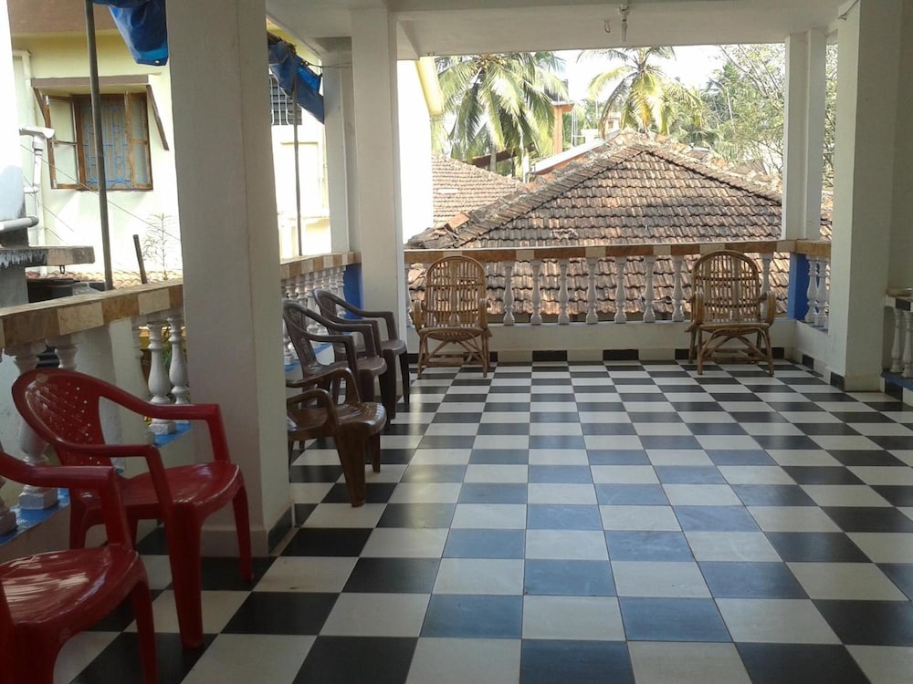Romaldo Guest House