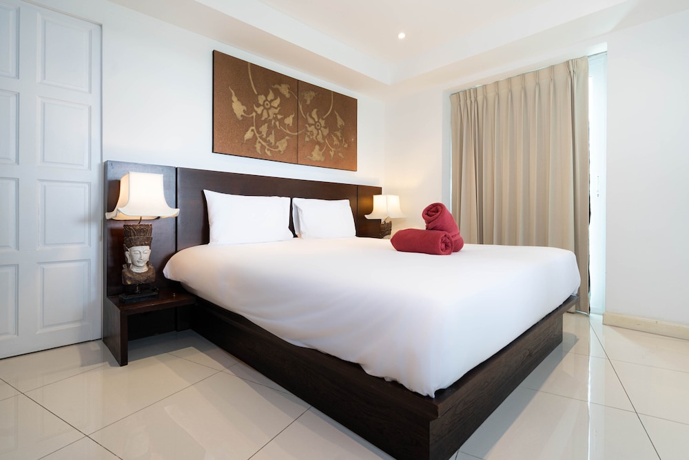 Kata Ocean View 2BR Apartment M12 view 3