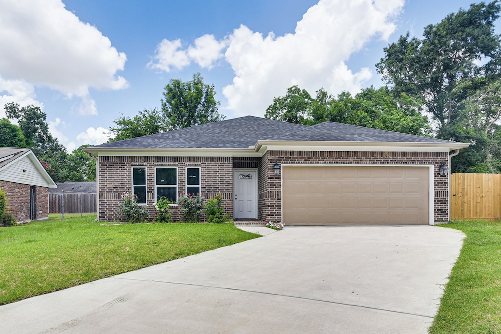 11 Mi to Dtwn Houston: Family Home w/ Yard