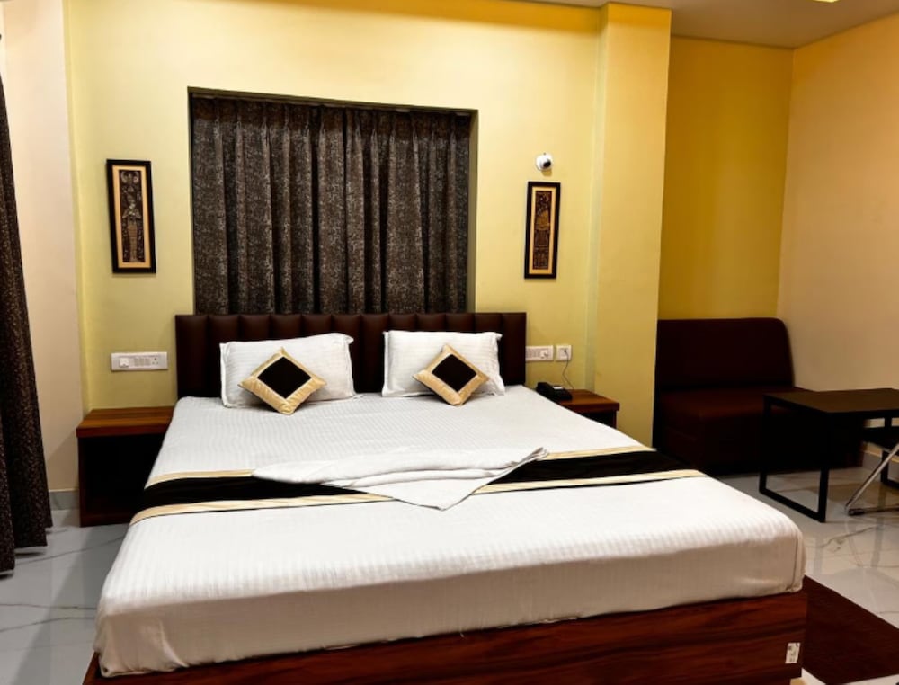 Hotel Pushparaj Puri