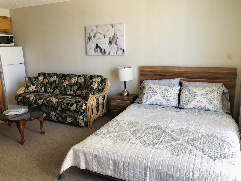 Tropical Studios at Marine Surf Waikiki