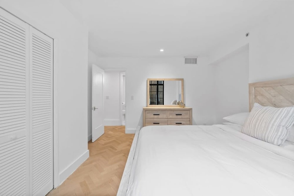 Clinton by Rovetravel 3BR Duplex w Backyard