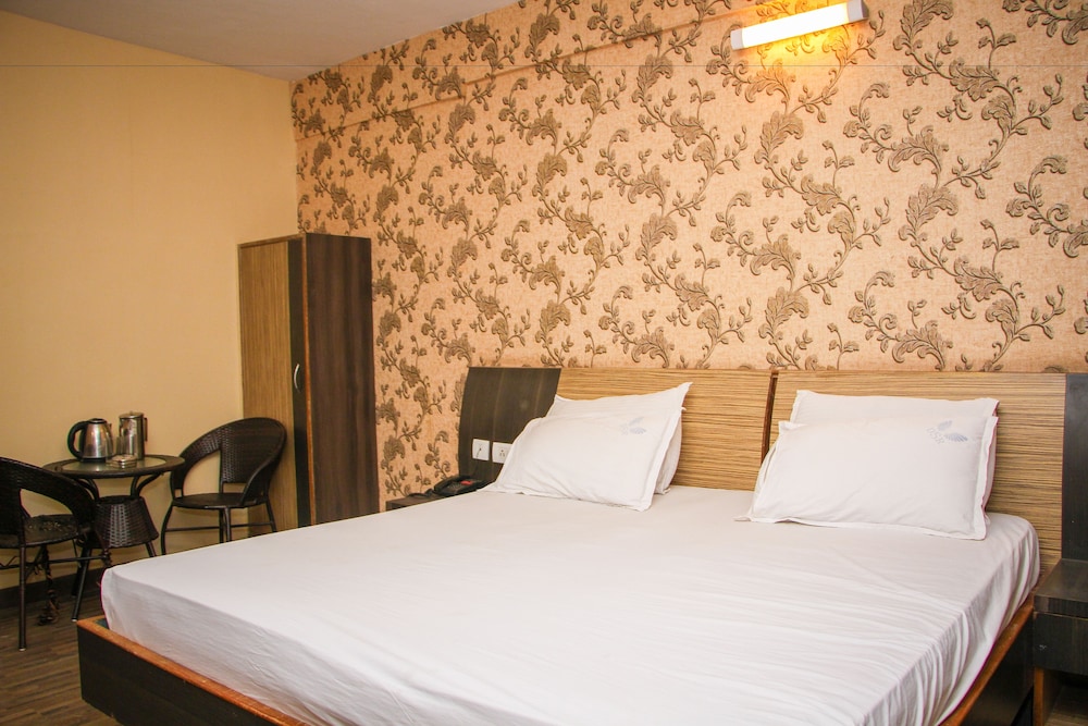 DeSantosh Residency