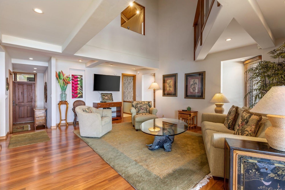 Air-conditioned Ocean Front Hawaii Townhome! - Sleeps 6 - Vrkcv