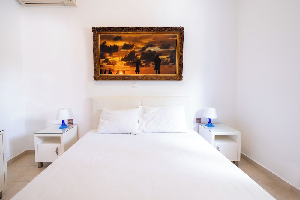 ADELPHI APARTMENTS