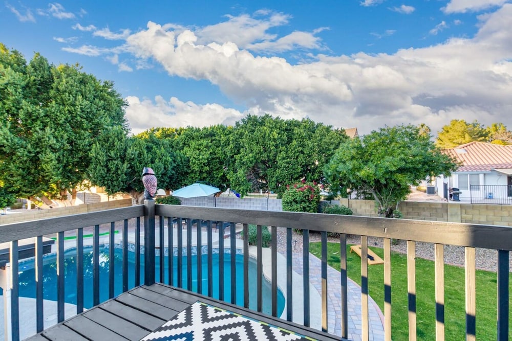Modern Mesa Oasis Free Heated Pool Al-fresco Living