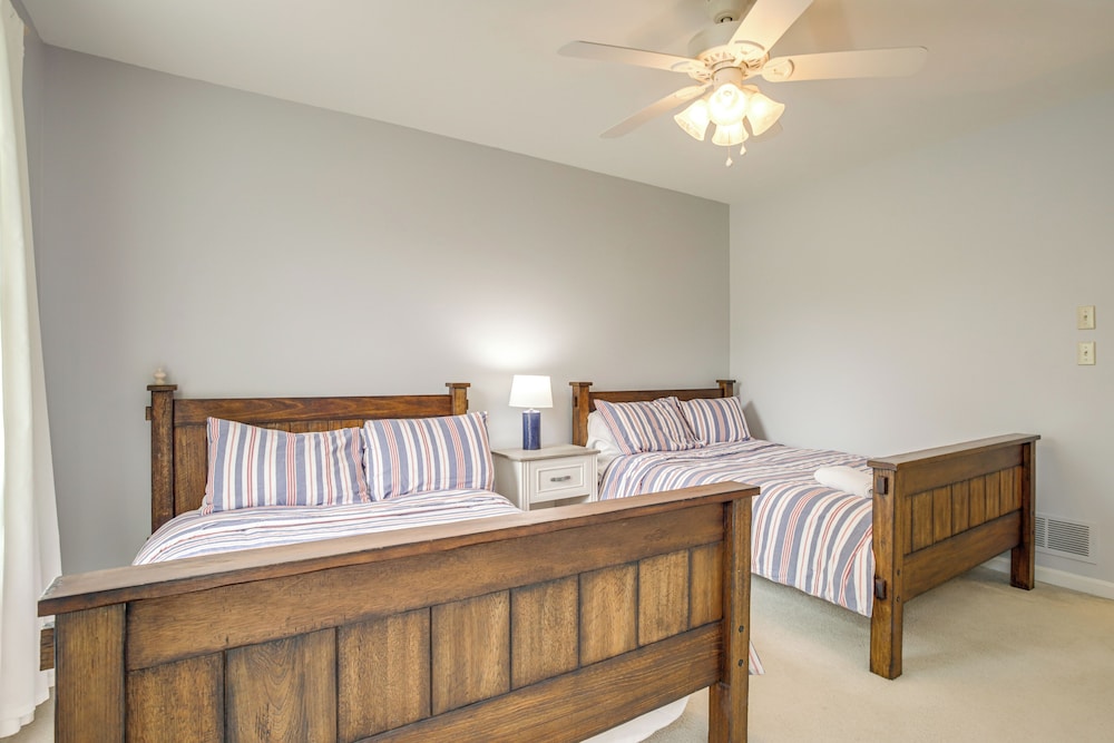 Waterfront Home w/ Hot Tub in Bozman Village!