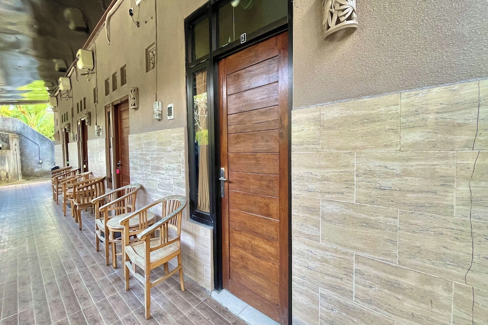 Mongan Homestay Beside The Belulang Hot Spring