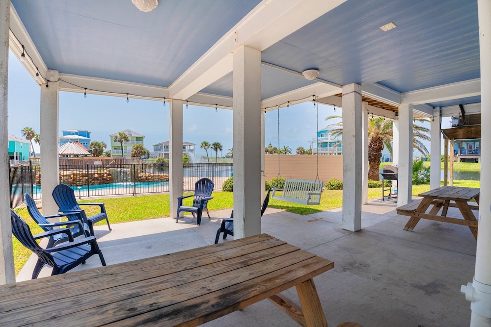 Chancla - Pet Friendly! Community Pool!