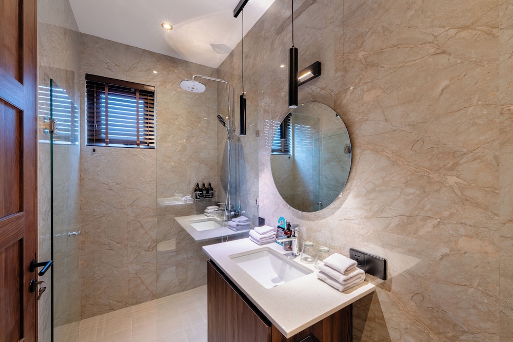 Avanya Apartments by Pertama Management