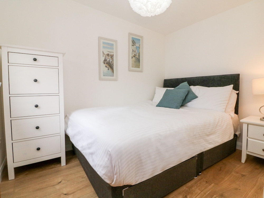 2 Moorlands