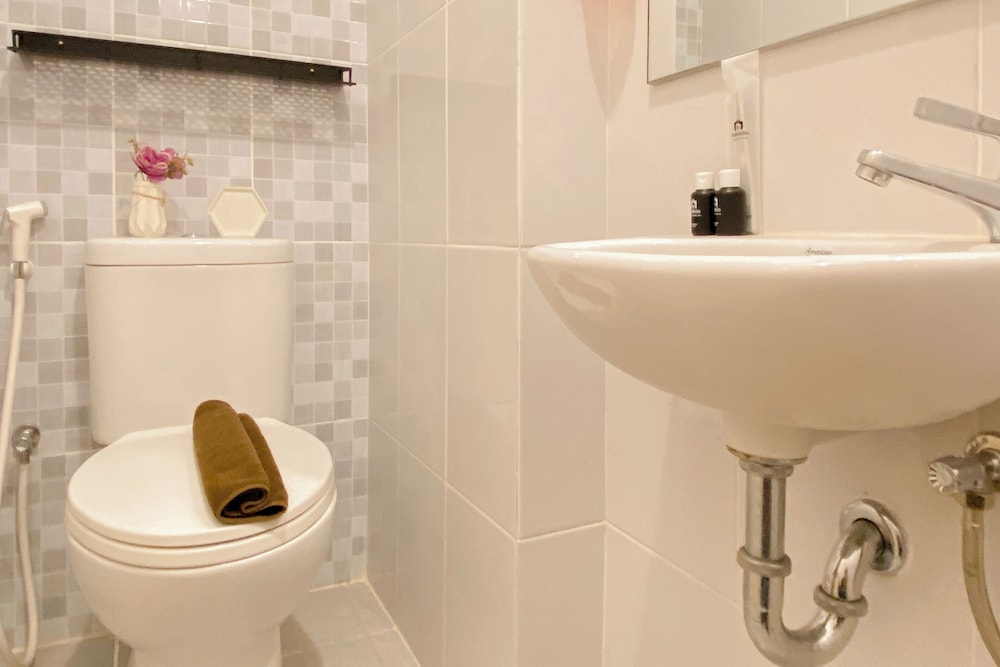 Nice Comfort Studio At Tokyo Riverside Pik 2 Apartment