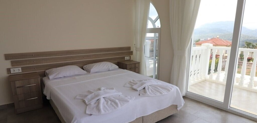 Villa BEY2 by JoyLettings view 3