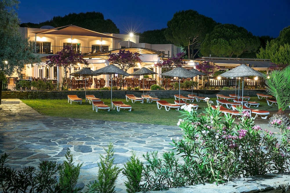 Bodrum Sea Side Beach Club Otel - Image 30