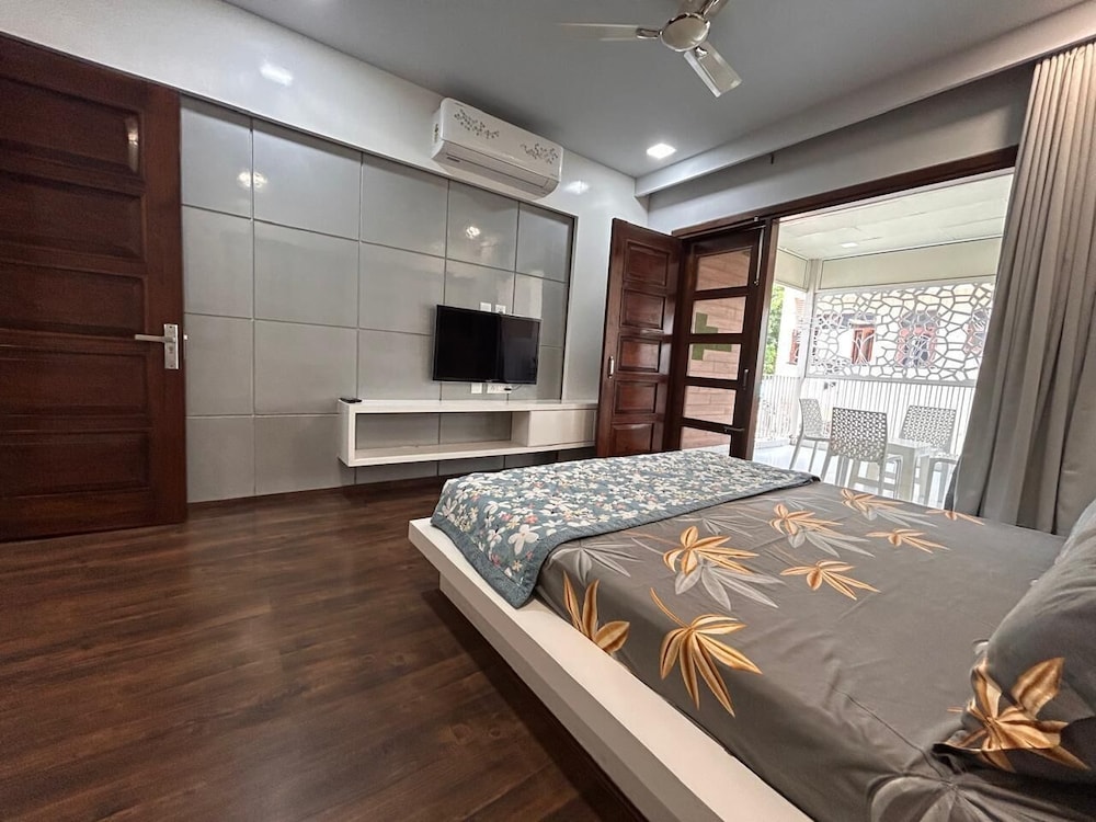 HomiStay - 3BHK