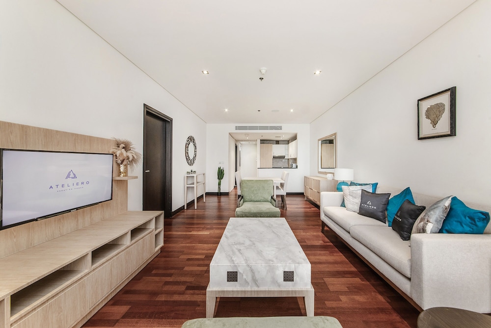 Exotic Apartments at Royal Amwaj