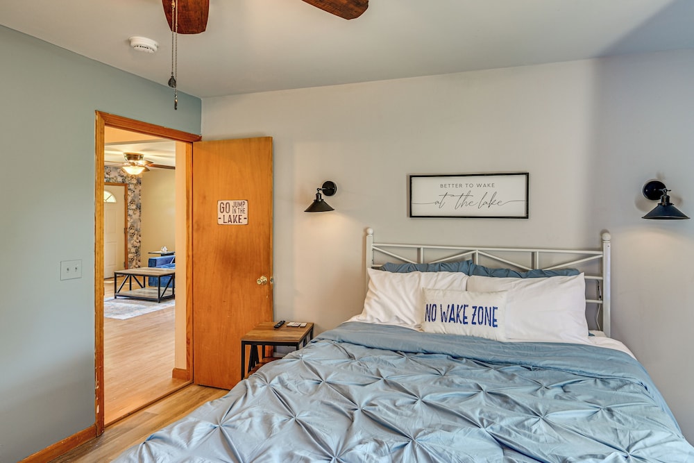 4 Mi to Lake Michigan: Updated Benton Harbor Home!