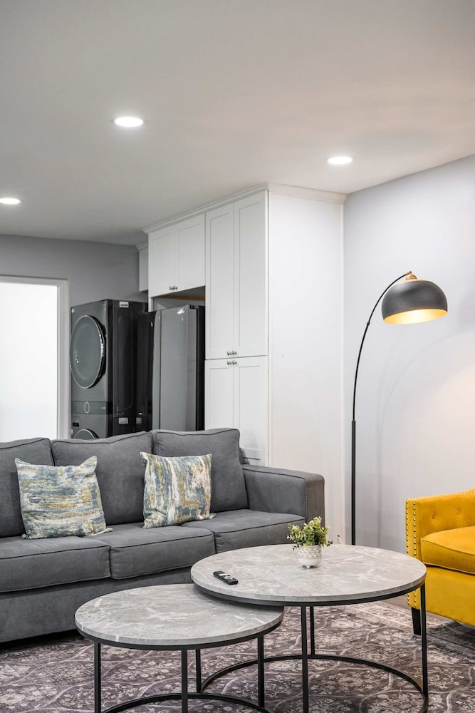 Chic Modern Stay w Patio Near LA Best Sights6