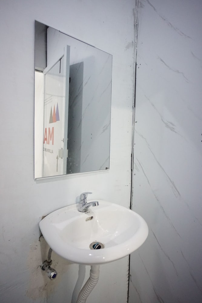 OYO 94903 Akasia Guesthouse