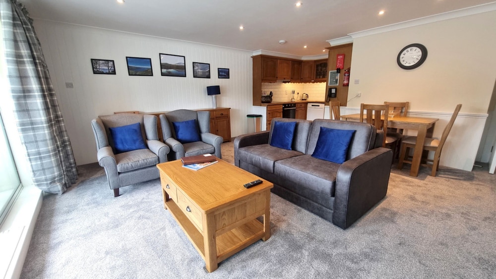 Loch Rannoch Highland Club Red Deer Lodge 06