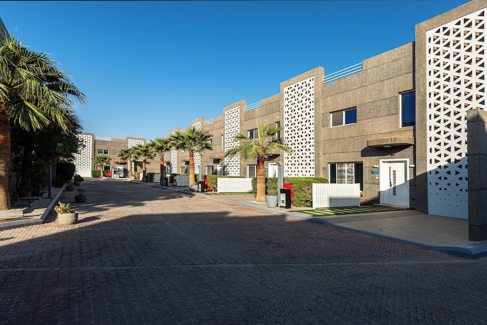 Renium Al Qairawan Resort - Riyadh