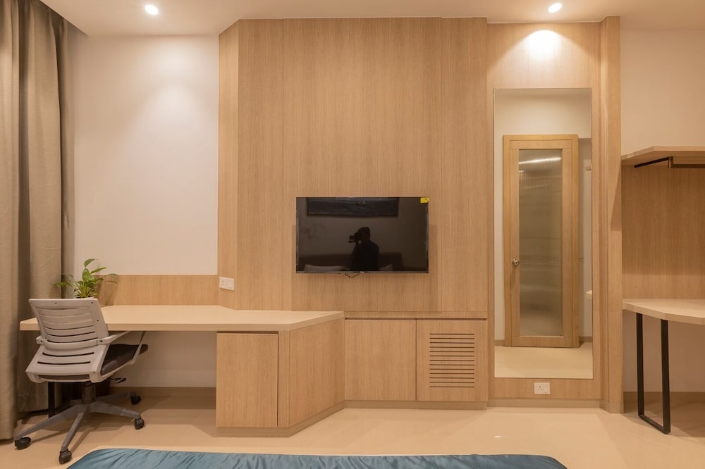 Hotel Shreeji Vatika-Airport Road