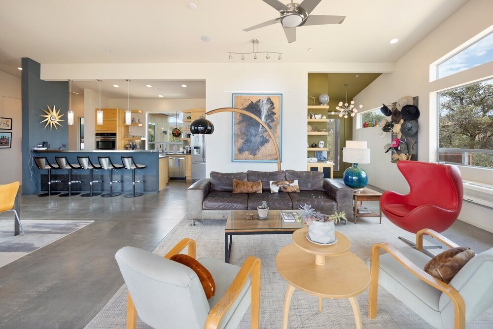 Jackalope Junction-pool, Hot Tub, Fire Pit, Bbq & Desert Views! 2 Bedroom Home by RedAwning