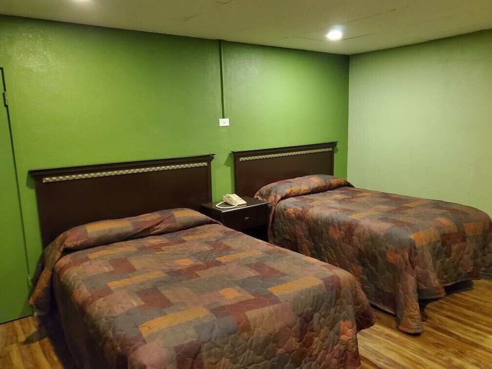 Fairview Heights Vacations - Trailway Motel - Property Image 9