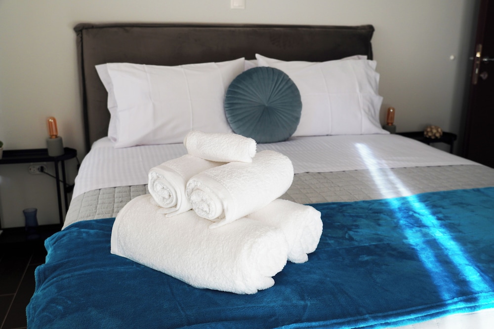 Athenian Petralona Suite