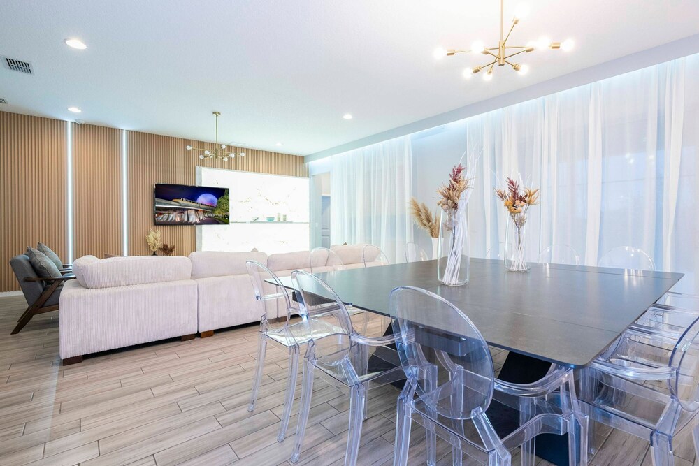 Spacious 12br Family Villa Near Disney Bella Vida