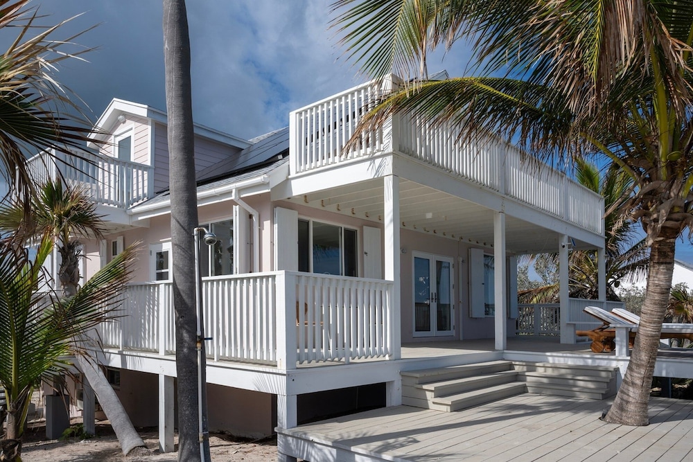 Veselka - Remodeled Home On Double Bay Beach 3 Bedroom Home